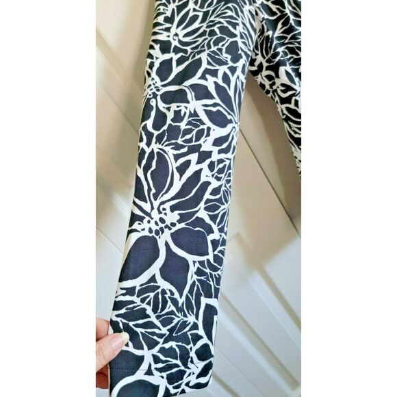 Chico's 2‎ Large Black/White Embroidered Jacket Slimming Hook Closure ~Pockets - Picture 4 of 6